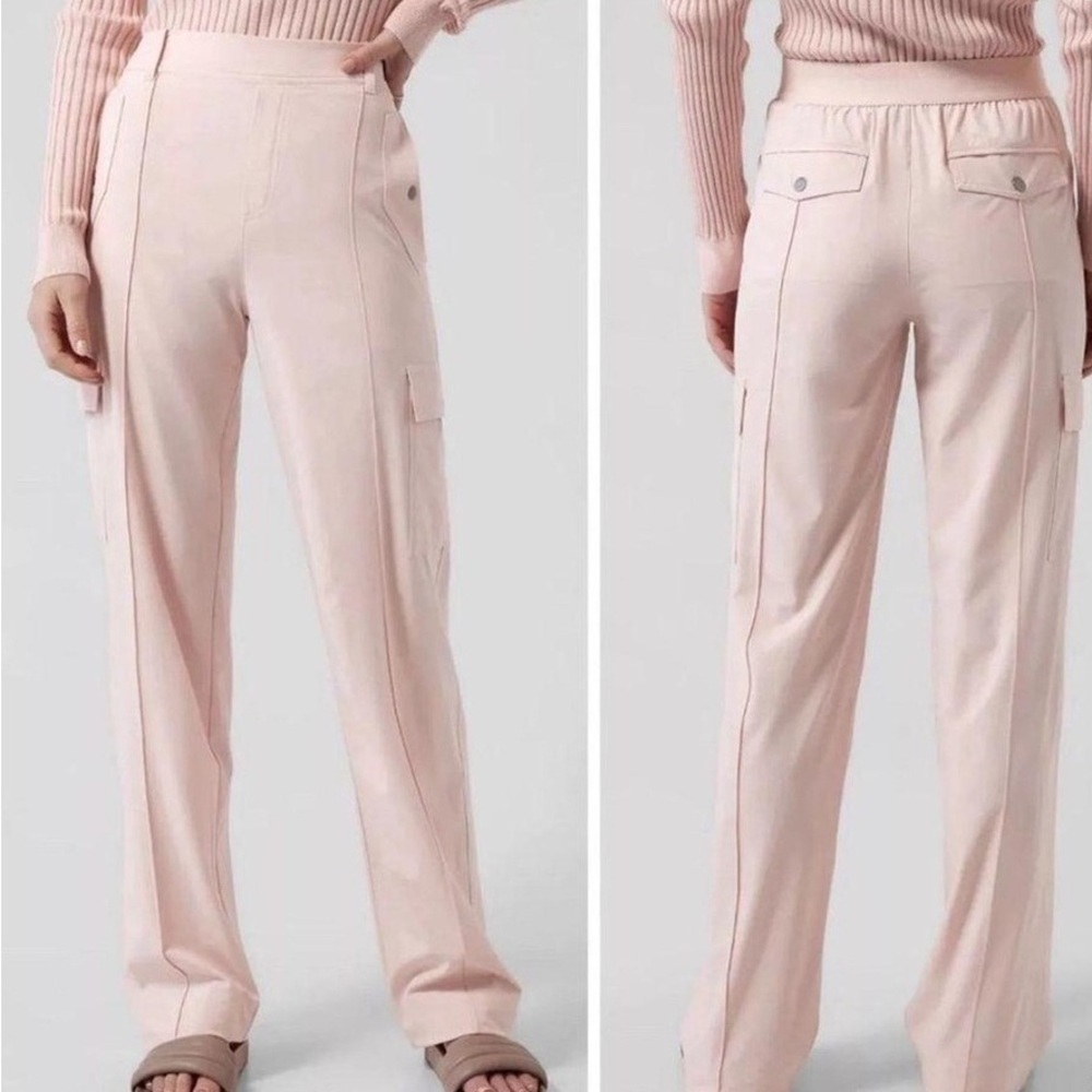 Athleta Vienna Cargo Pant
Color: Orchid Pink
Size: 4